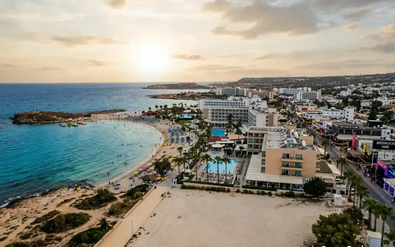 Genießen Sie einen Tagesausflug ab Ayia Napa 2026 mit Strand, Nachtleben und dem pulsierenden Ayia Napa Resort