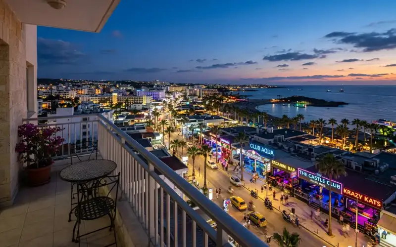 Charmante Wohnung in Ayia Napa, ideal für Ferien oder Investition, nahe Strand und Nachtleben