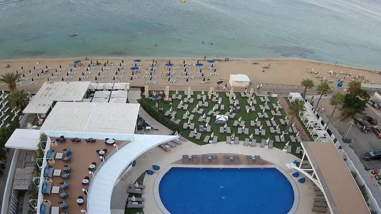 Webcam-Aufnahme aus :city — 21. August 2026 16:00